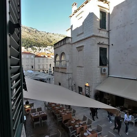 The Heart Of Πανσιόν